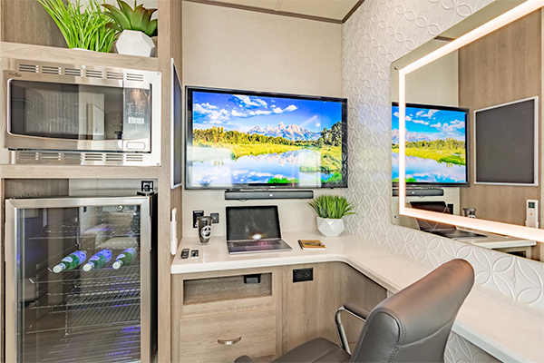 Thunderbolt 3 Room SML 6